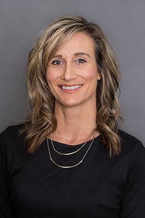 Joelle Hollinger Headshot