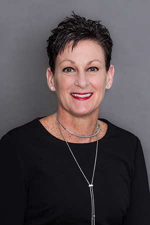 Stephanie Huber Headshot